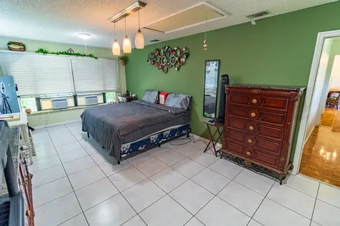 17672 38th Road The Acreage FL 33470