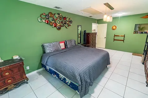 17672 38th Road The Acreage FL 33470