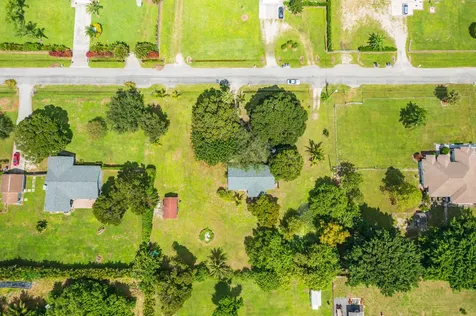 17672 38th Road The Acreage FL 33470