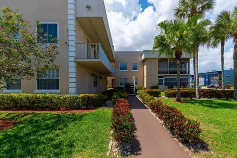 52 Burgundy Delray Beach FL 33484