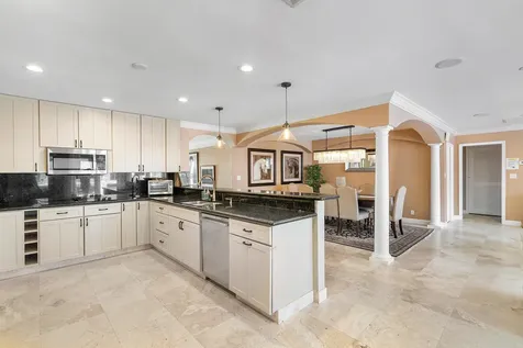 41 Castle Harbor Island Fort Lauderdale FL 33308