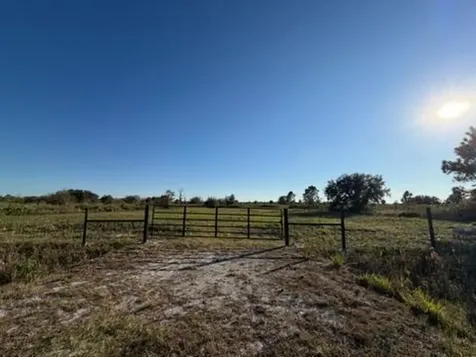 18086 NW 270th Street Okeechobee FL 34972