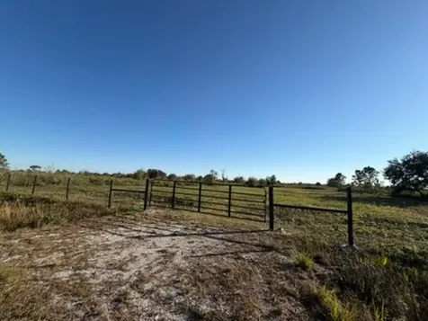 18086 NW 270th Street Okeechobee FL 34972