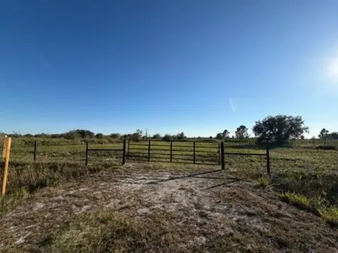 18086 NW 270th Street Okeechobee FL 34972
