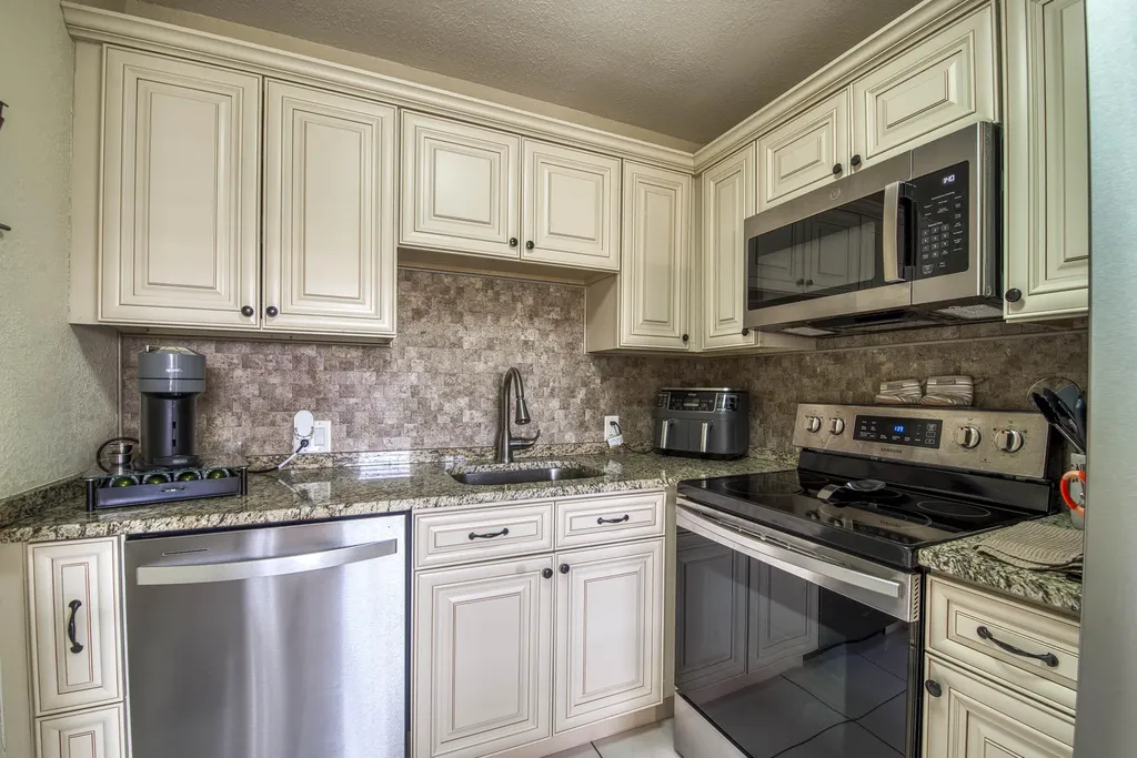 293 Brighton G Boca Raton FL 33434