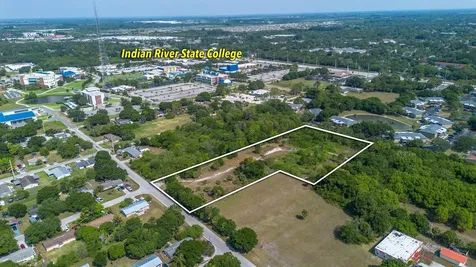 2205 S Stanton Avenue Fort Pierce FL 34981
