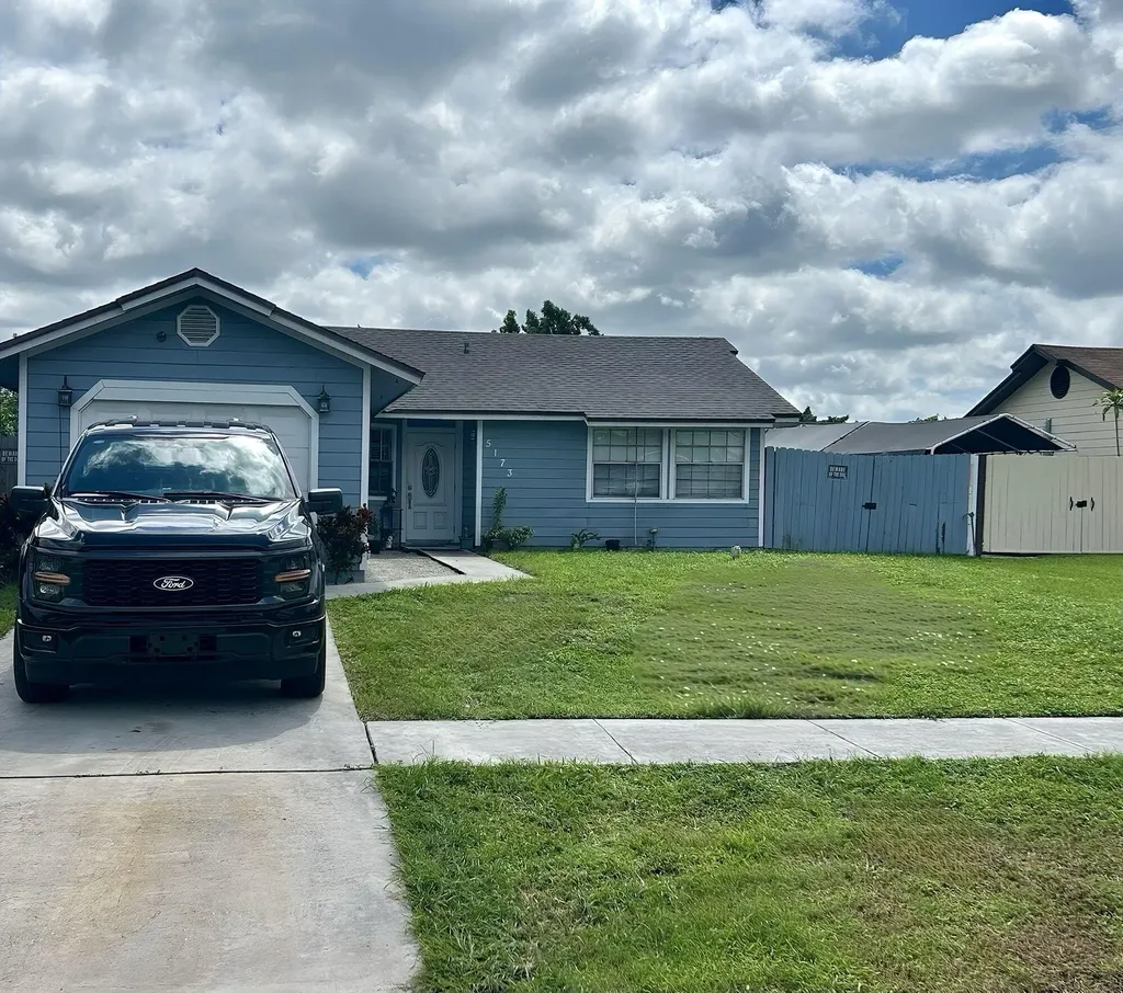 5173 El Claro Circle Greenacres FL 33415