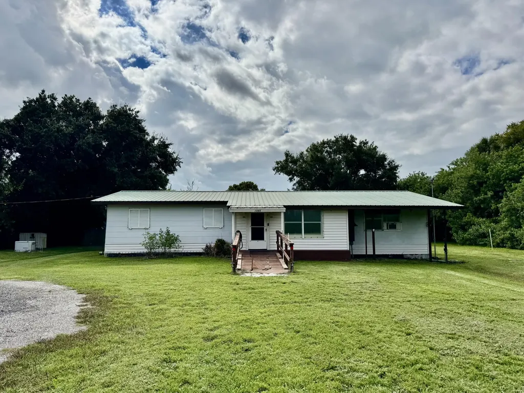 1595 Us-98 Okeechobee FL 34972