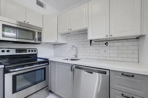 609 Ne 13th Avenue Fort Lauderdale FL 33304