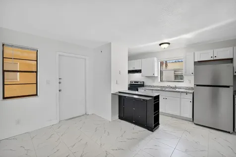 4081 N Dixie Highway Oakland Park FL 33334