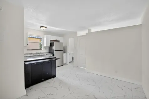 4081 N Dixie Highway Oakland Park FL 33334