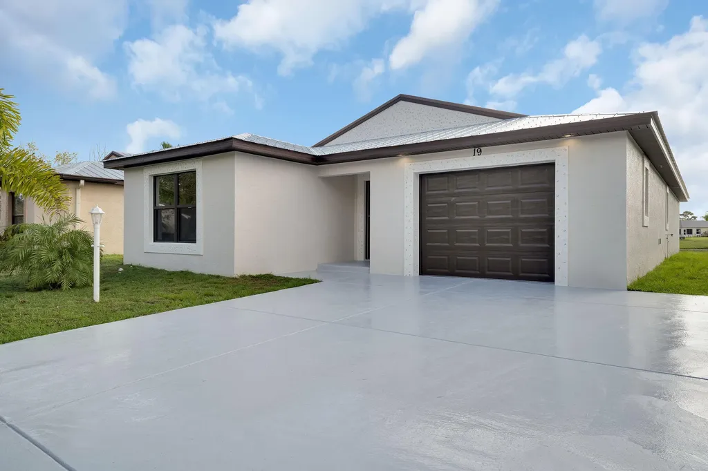 113 Callie De Lagos Fort Pierce FL 34951