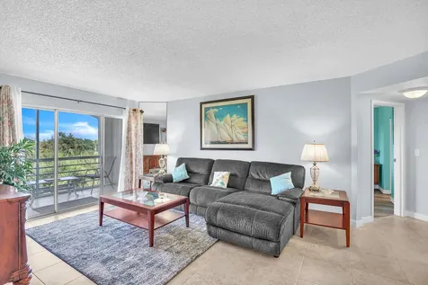 3959 Via Poinciana Lake Worth FL 33467