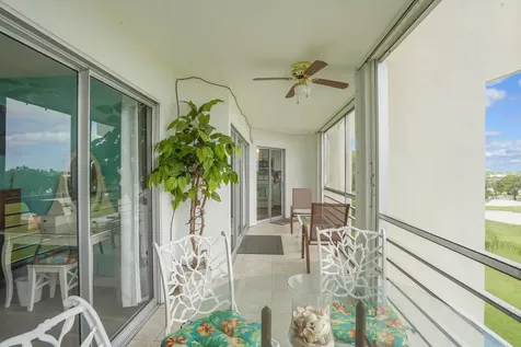 3959 Via Poinciana Lake Worth FL 33467