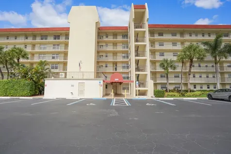 3959 Via Poinciana Lake Worth FL 33467