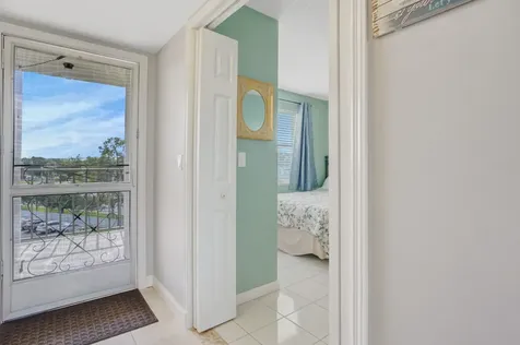 3959 Via Poinciana Lake Worth FL 33467