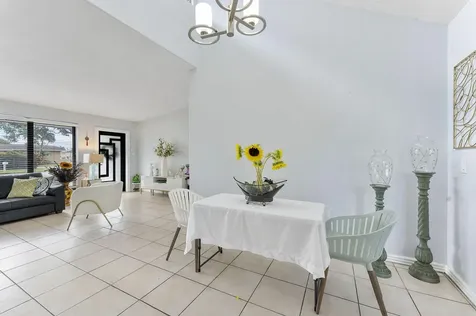 400 Nw 98th Avenue Pembroke Pines FL 33024