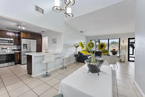 400 Nw 98th Avenue Pembroke Pines FL 33024