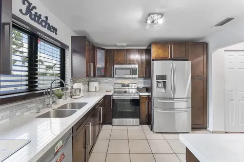 400 Nw 98th Avenue Pembroke Pines FL 33024