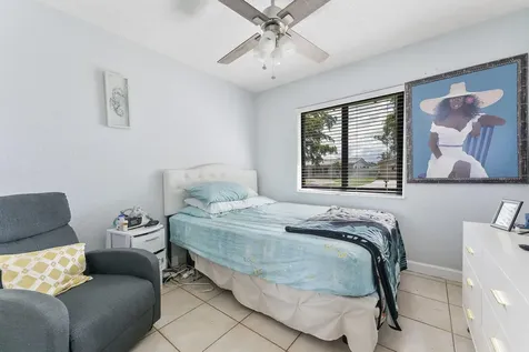 400 Nw 98th Avenue Pembroke Pines FL 33024