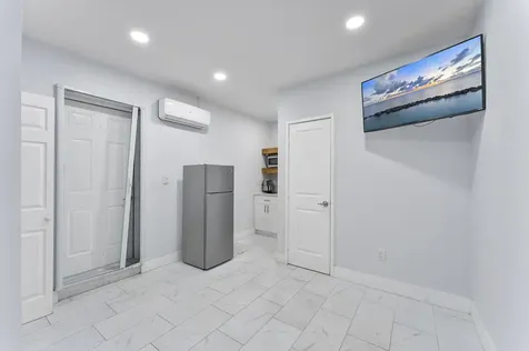 400 Nw 98th Avenue Pembroke Pines FL 33024