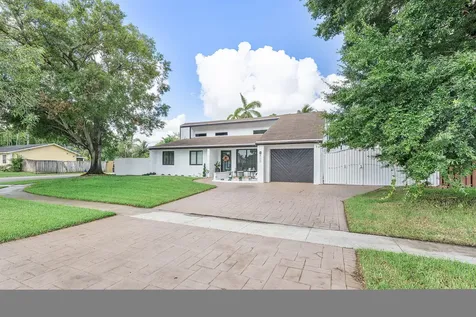 400 Nw 98th Avenue Pembroke Pines FL 33024