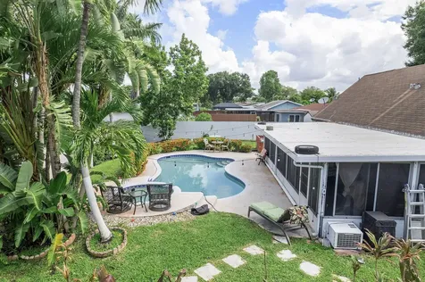 400 Nw 98th Avenue Pembroke Pines FL 33024