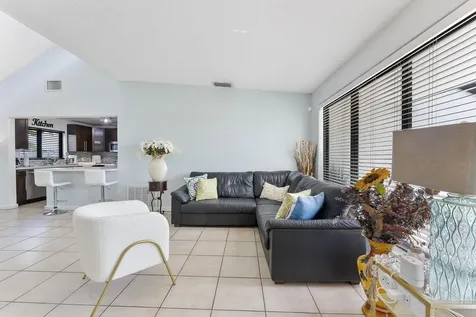 400 Nw 98th Avenue Pembroke Pines FL 33024