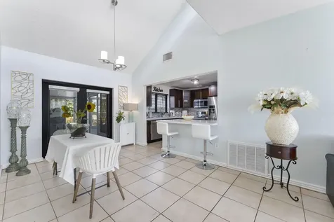 400 Nw 98th Avenue Pembroke Pines FL 33024