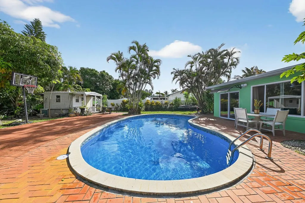 407 Highwood Circle Jupiter FL 33458