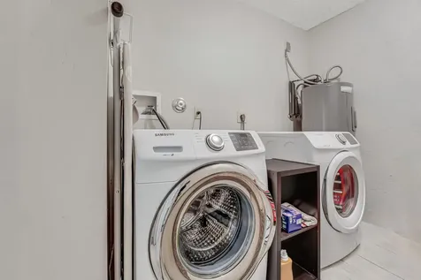 610 Nw 207th Avenue Pembroke Pines FL 33029