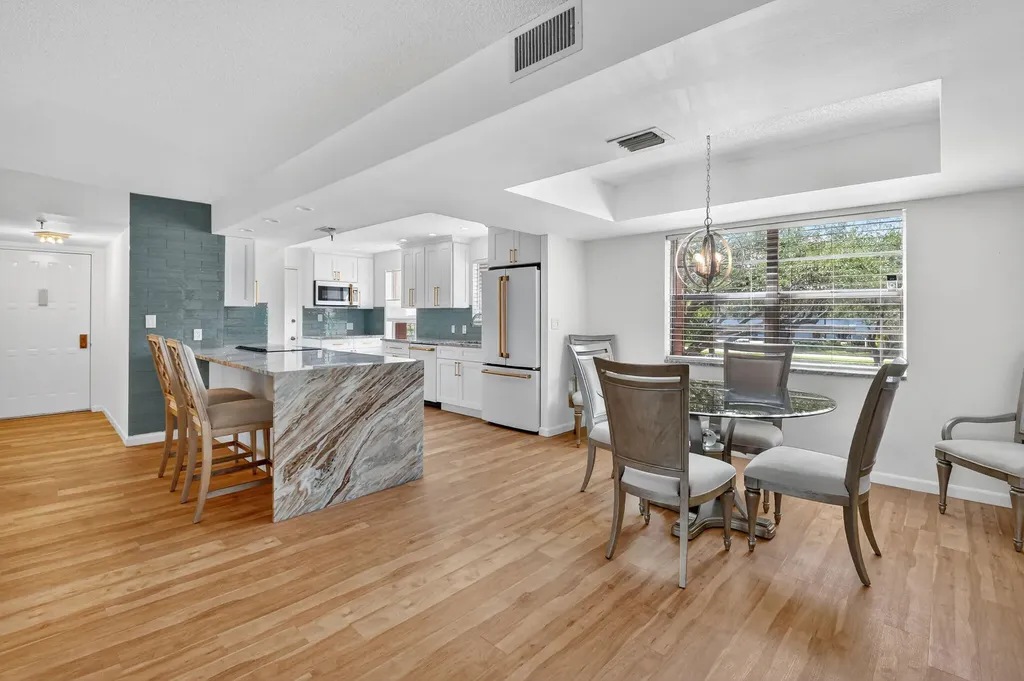 5340 Nw 2nd Avenue Boca Raton FL 33487