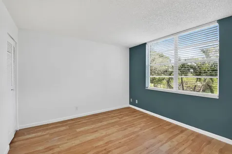 5340 Nw 2nd Avenue Boca Raton FL 33487