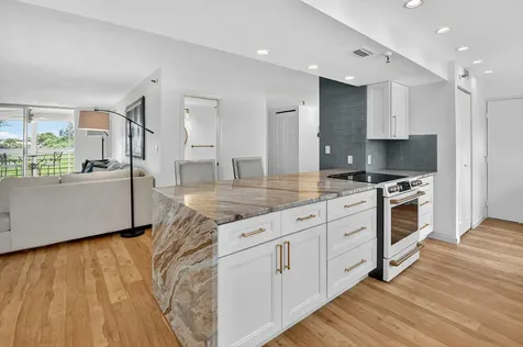 5340 Nw 2nd Avenue Boca Raton FL 33487