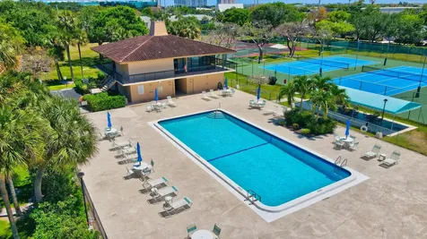 5340 Nw 2nd Avenue Boca Raton FL 33487