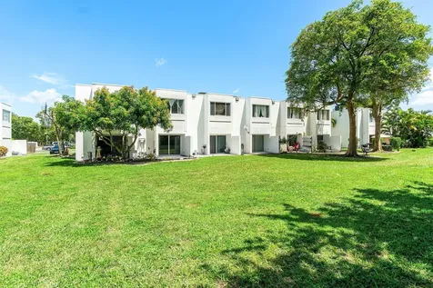 5090 Elmhurst Road West Palm Beach FL 33417