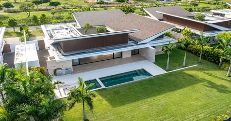 21 Flamboyanes Casa de Campo DR 22000