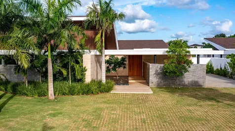 21 Flamboyanes Casa de Campo DR 22000