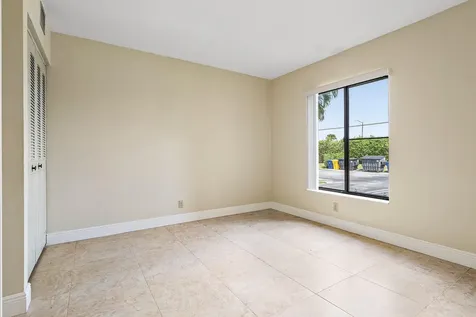 826 Sky Pine Way Greenacres FL 33415
