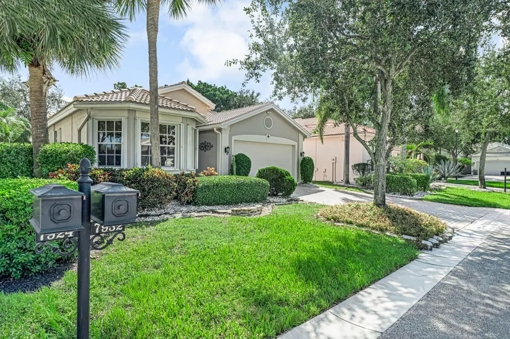7932 Seagrape Shores Drive Lake Worth FL 33467