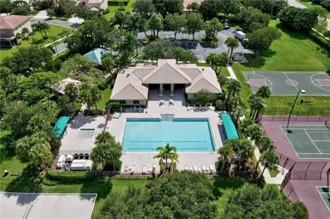 1828 Grey Falcon Circle Vero Beach FL 32962
