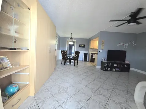 2010 Westbury F Deerfield Beach FL 33442