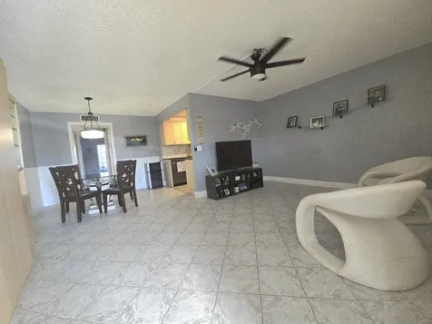 2010 Westbury F Deerfield Beach FL 33442