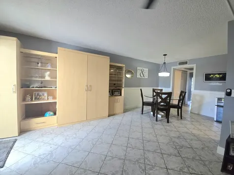 2010 Westbury F Deerfield Beach FL 33442