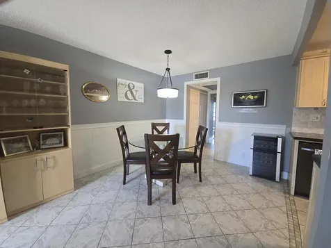 2010 Westbury F Deerfield Beach FL 33442