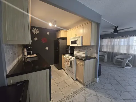 2010 Westbury F Deerfield Beach FL 33442
