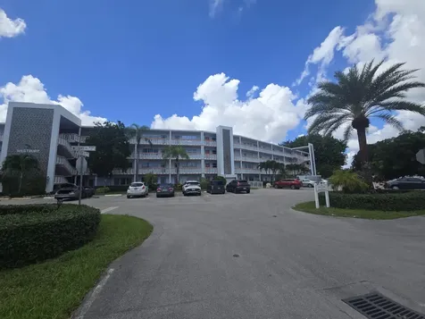 2010 Westbury F Deerfield Beach FL 33442