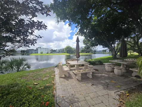2010 Westbury F Deerfield Beach FL 33442