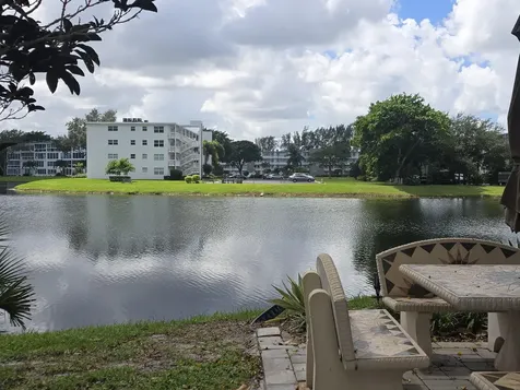 2010 Westbury F Deerfield Beach FL 33442