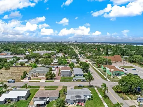 305 Cypress Drive Lake Park FL 33403